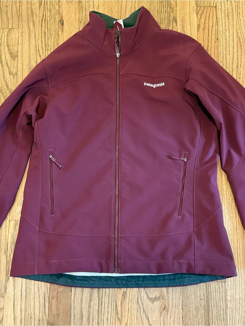 Patagonia Women's Burgundy Full-Zip Soft Shell Jacket